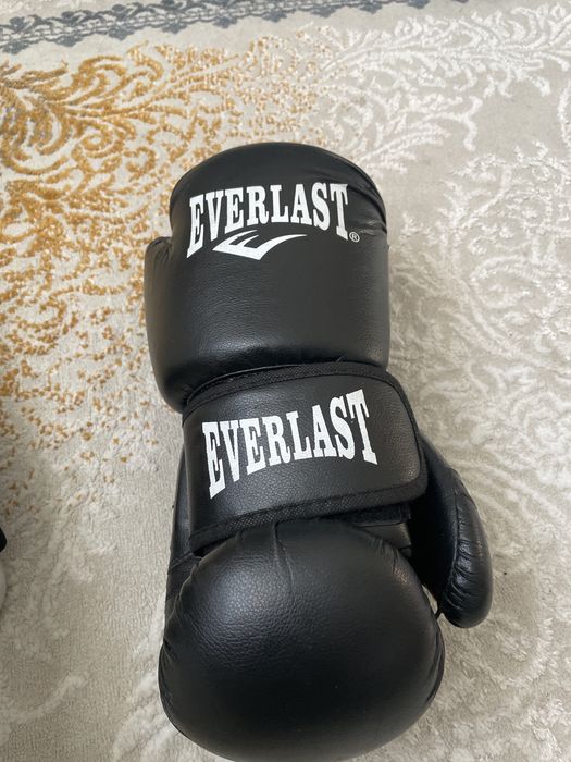 Боксерский перчатки