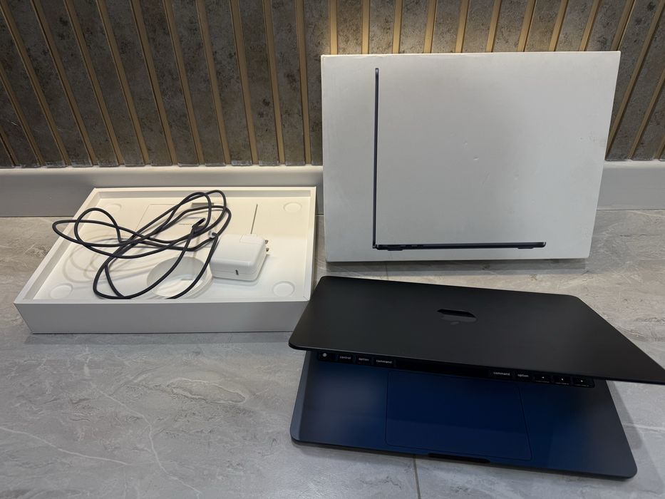 MacBook Air m2 2022 года