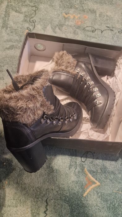 Ghete noi din piele - Firetrap ( UK 6 - 25.1 cm - 39-40)