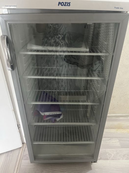Продам витринный холодильник неисправный
