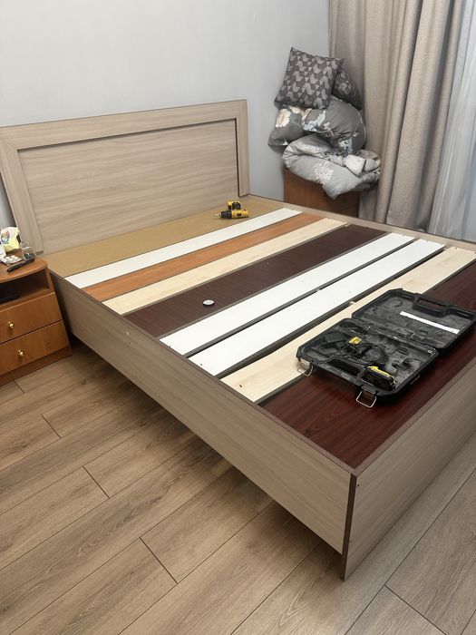 Продам кровать с матрасом