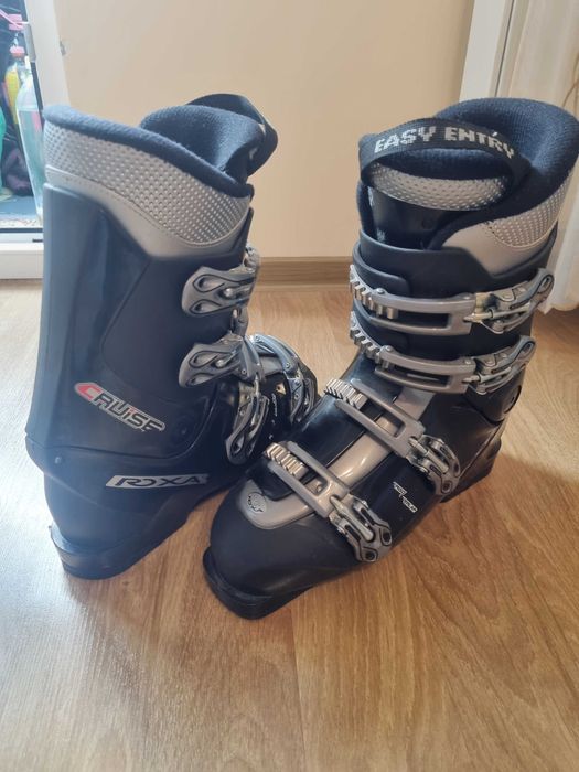 Clapari ski, noi, Roxa, marime 42, 43, 28, 28.5, flex 70, made Italia.