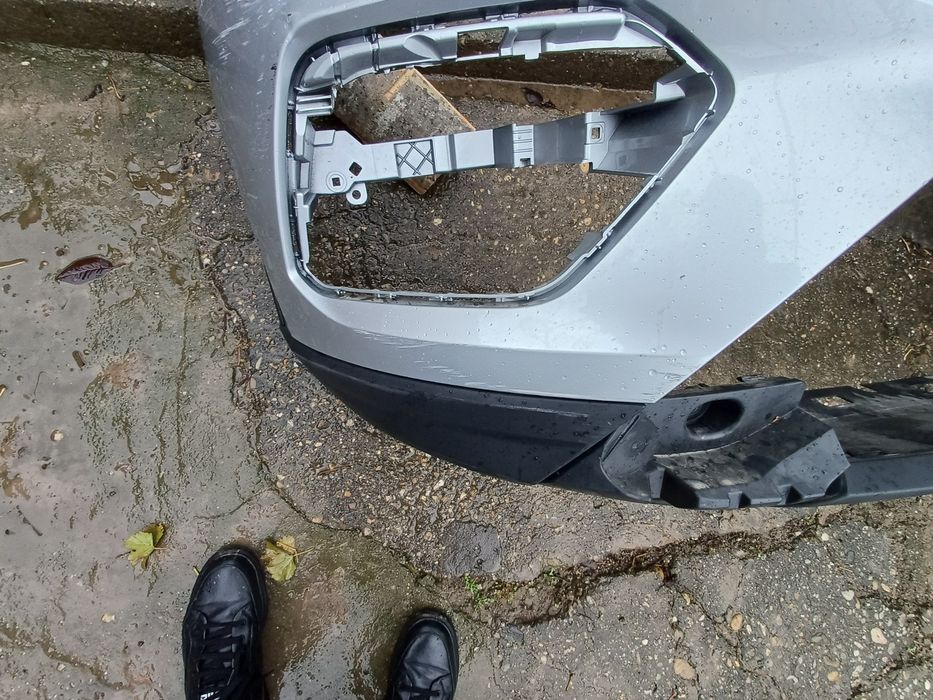 Bara fata SEAT ATECA 2024, cu spoiler si ornamente dreapta.