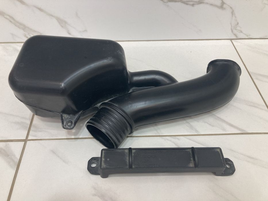 продам воздуховод резонатор на vag