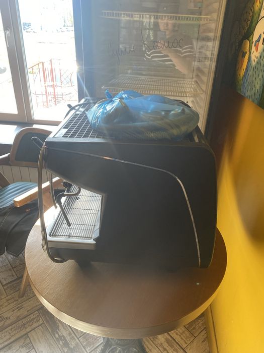 Продам кофемашину Simonelly