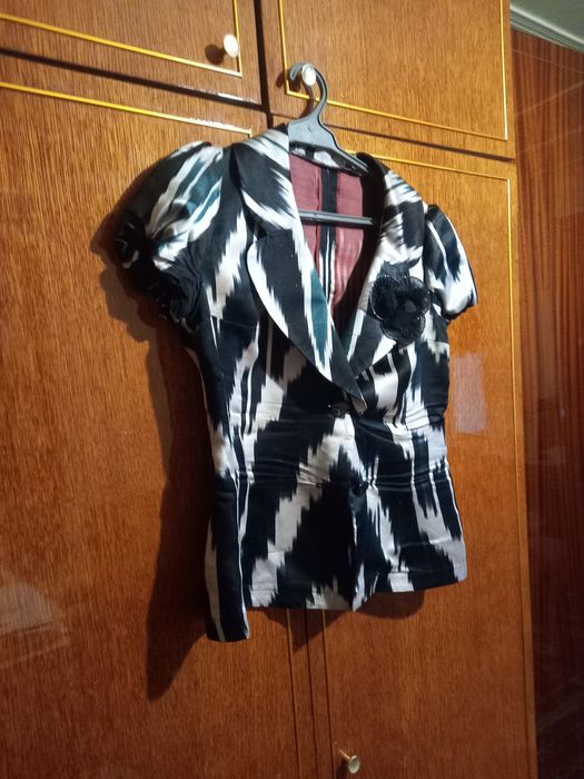 Atlas nimcha. Juda zamonaviy