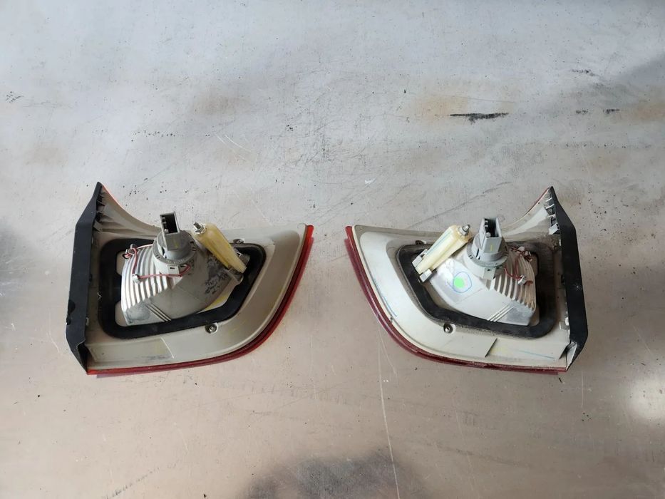 Lampa Stop Tripla Stanga Dreapta De Pe Haion Bmw X6 E71 LED - Dezmembrari Arad