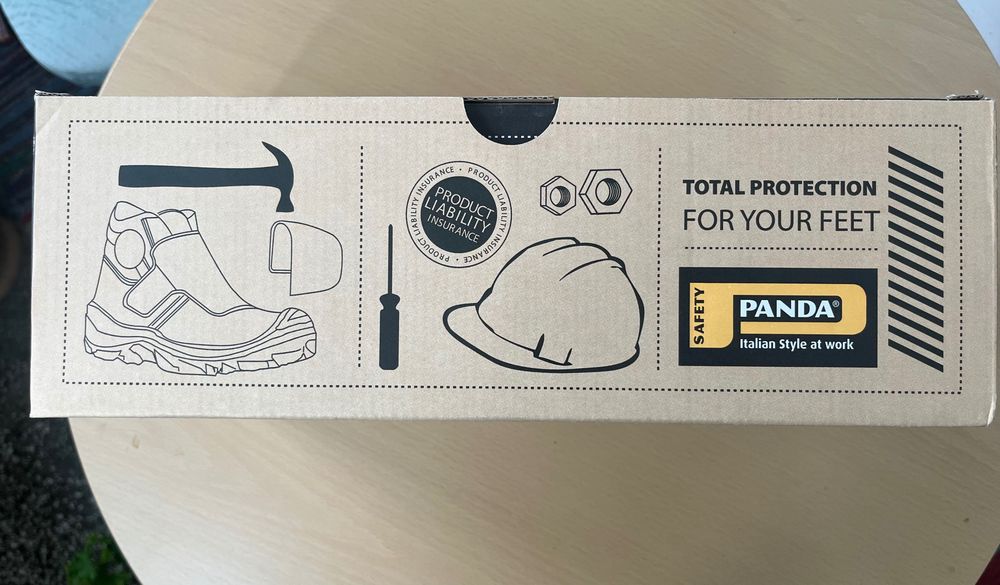 Чисто нови работни обувки италиански