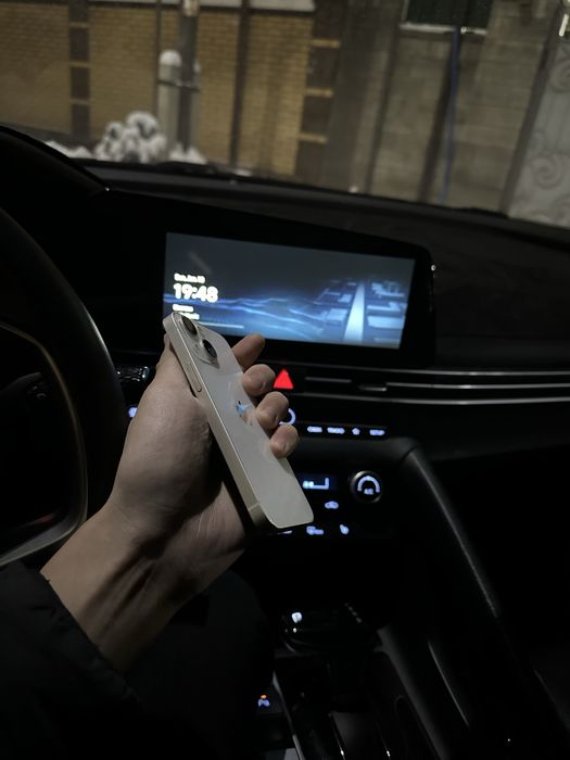 Продам iPhone 13 Mini в отличном состояние