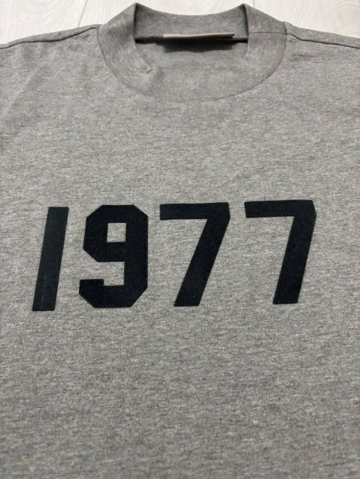 Tricou Essentials gri