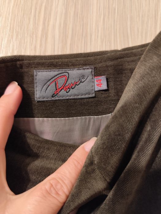 Зелен дамски костюм