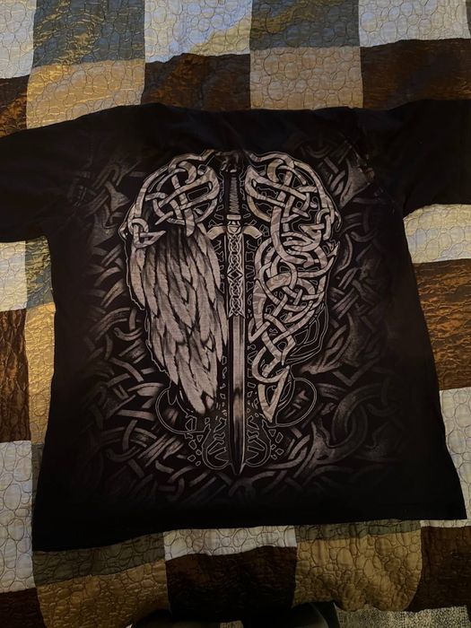 Футболки лонгсливы