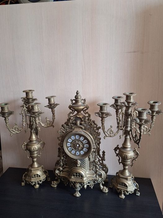 Ceas cu doua sfesnice din bronz