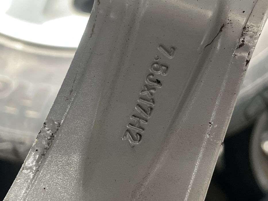 Set jante aliaj R17 Opel 5x105 cu anvelope de iarna 215 60 R17