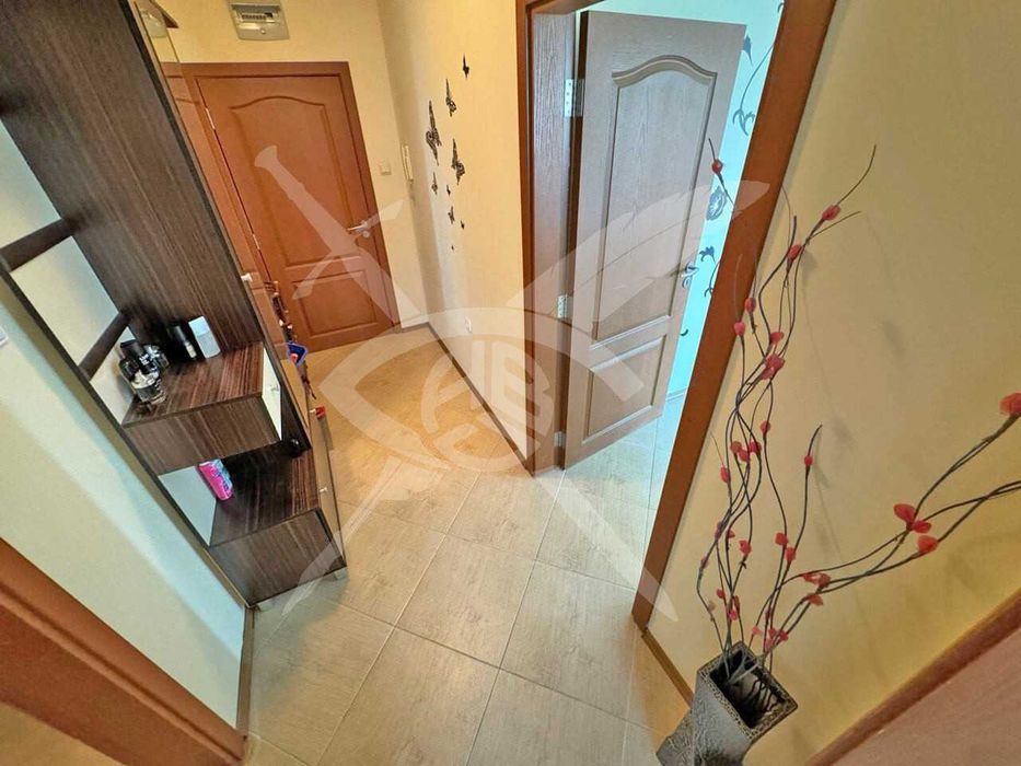 Тристаен - Слънчев бряг