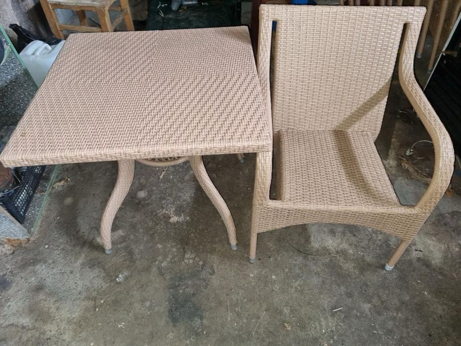 Mobilier terasă ratan – 12 mese + 32 scaune, stare foarte bună