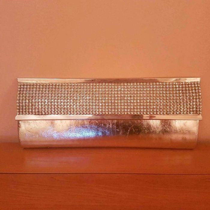 Сребристи сандали на ток