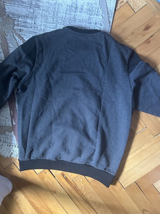 Блуза на Guess.