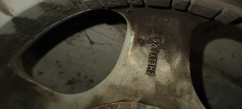 Гуми 13-ки със лети джанти