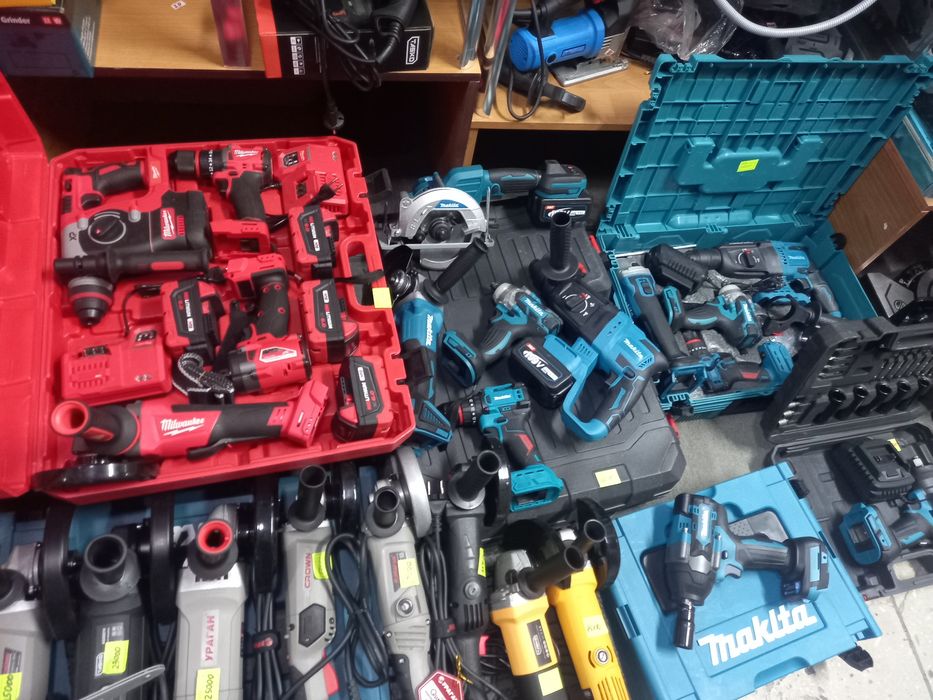 Набор инструментов. Отличного качества Force