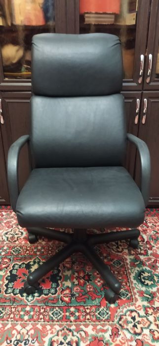 Продам офисное кресло