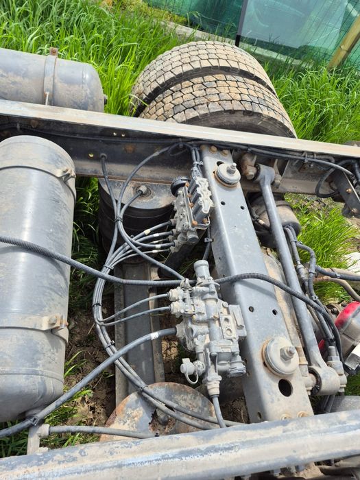 Piese camion DAF 2007 motor cutie roti faruri uși punte
