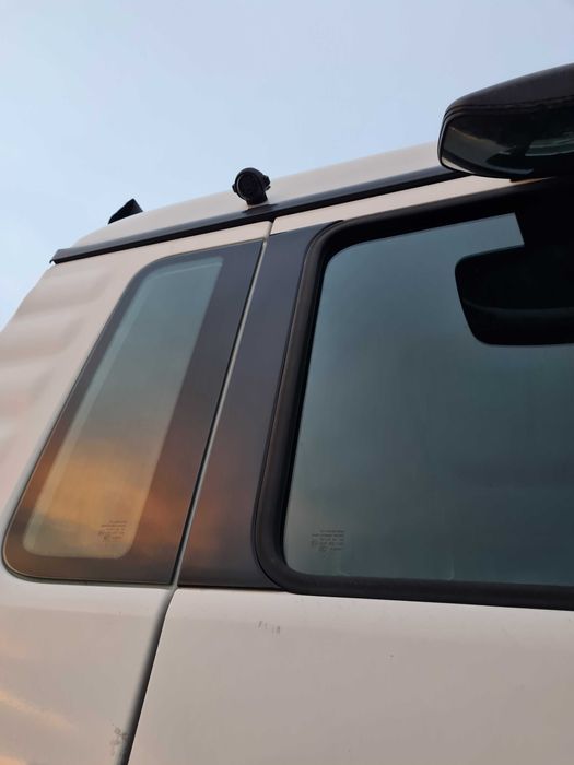 MAN cu Abroll si macara cu grefier