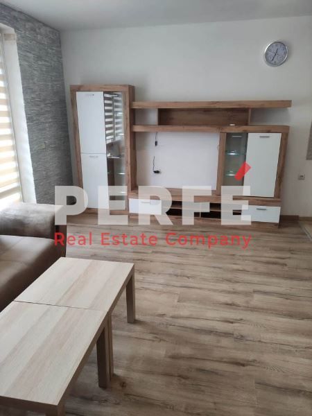 Дава се под наем Двустаен апартамент в Бургас, Лазур - 70 кв.м за 408 € - Снимка #3