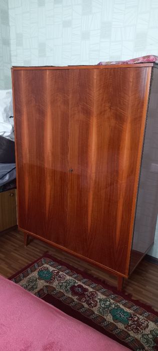Mebellar sotiladi srochno