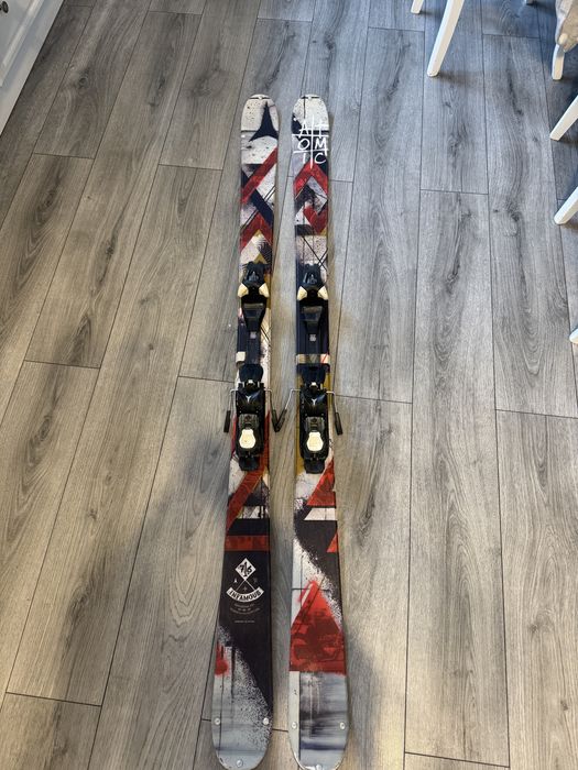 Schiuri freestyle   Atomic 176cm