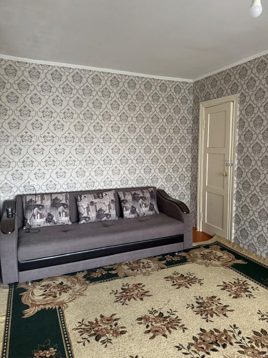 Сдам 2 ком квартиру в центре