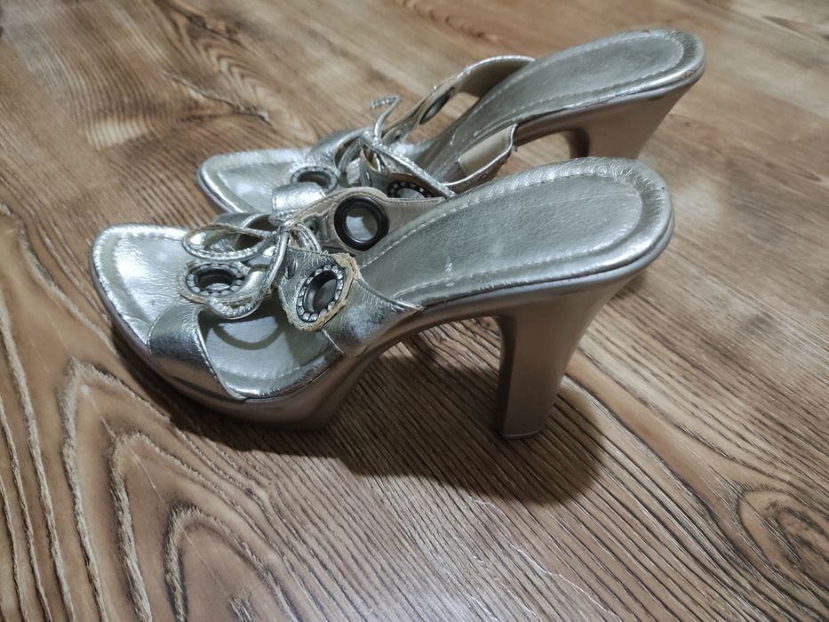 Продам туфельки на платформе б/у