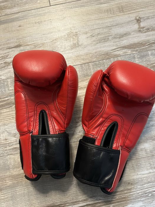 FAIRTEX Golden Jubilee 8oz