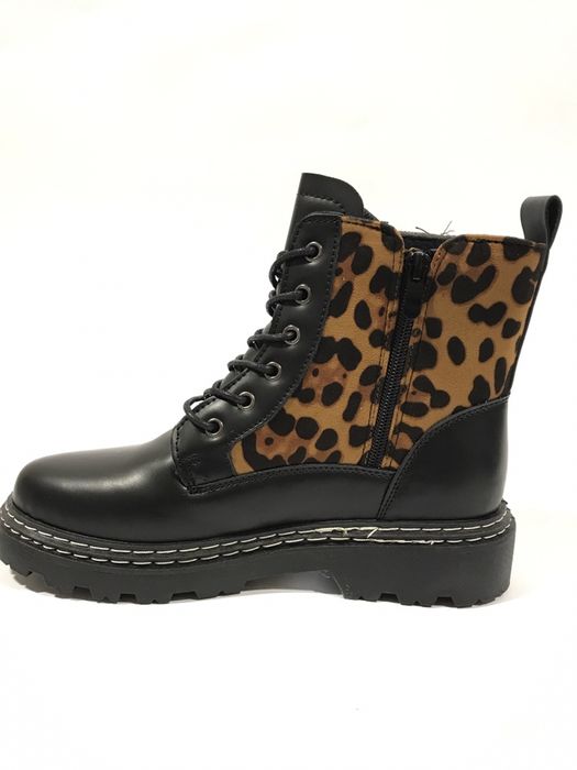 Дамски боти в два цвята в ПРОМОЦИЯ