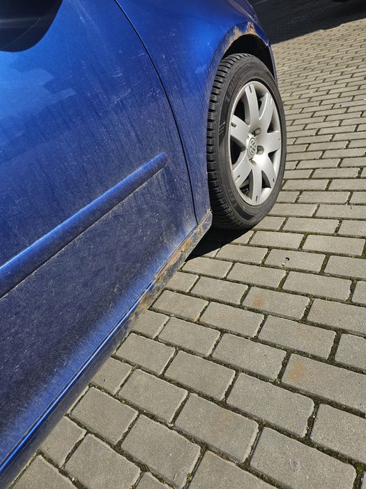 Volkswagen Golf 5 - 1.6 benzină - cu dotari