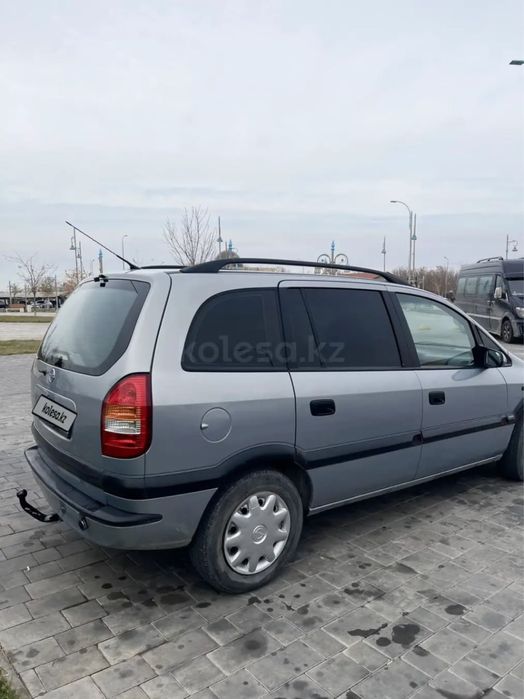 Opel Zafira, 2002 года