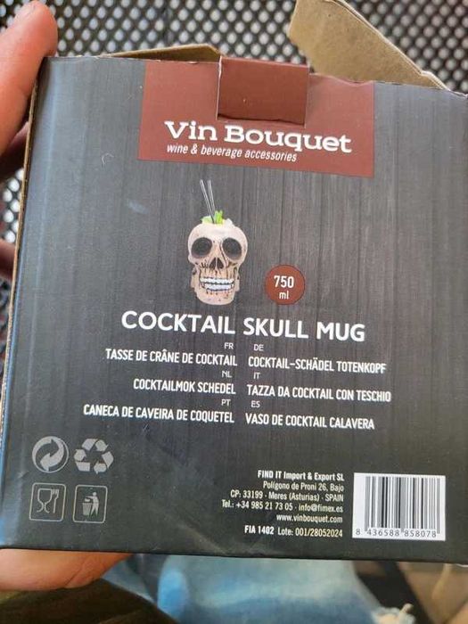 Pahar craniu pentru vin și cocktail
