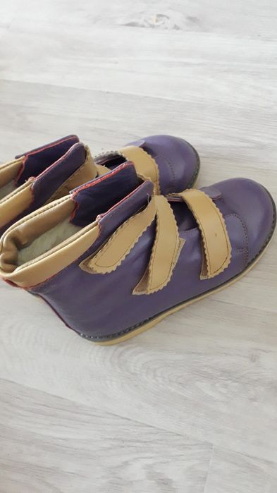 Продам детскую обувь