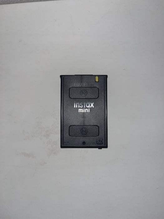 продам новый instax mini