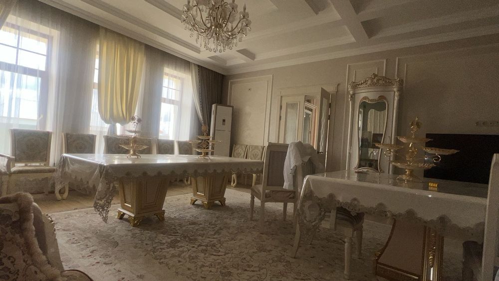 Продаётся комплект для столовой/гостино