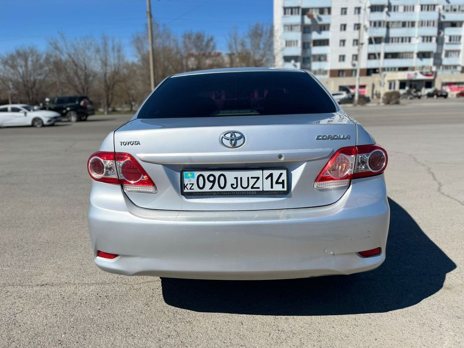 Тойота Королла 2012