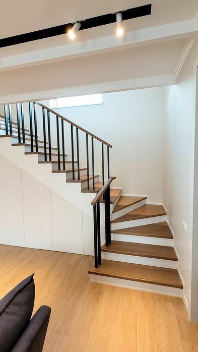 Zinapoyalar, sifat va dizayn alo balandlikda)