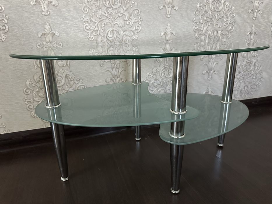 Журнальный стол стеклянный