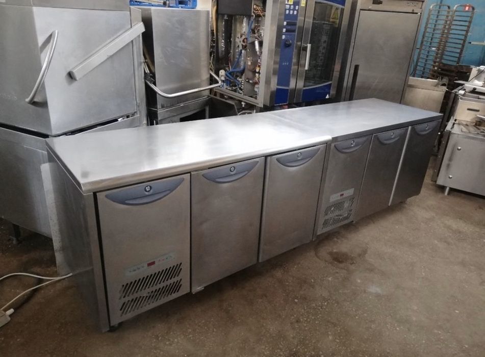 Хладилни шкафове, хладилни маси, шокови замръзители и охладители