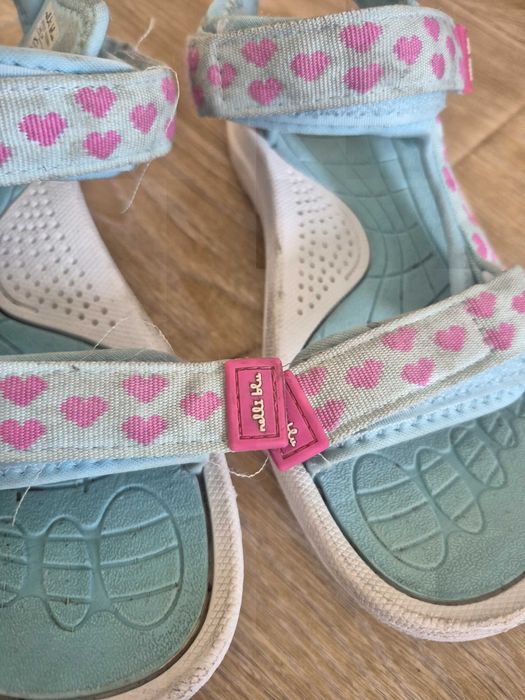 Сандали за момиче