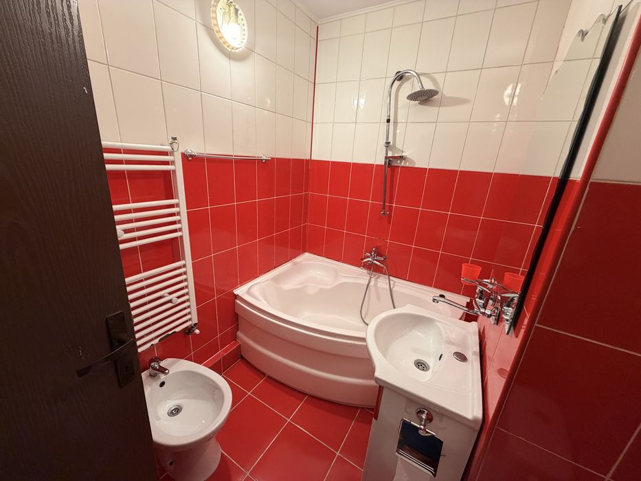 Apartament cu 3 camere