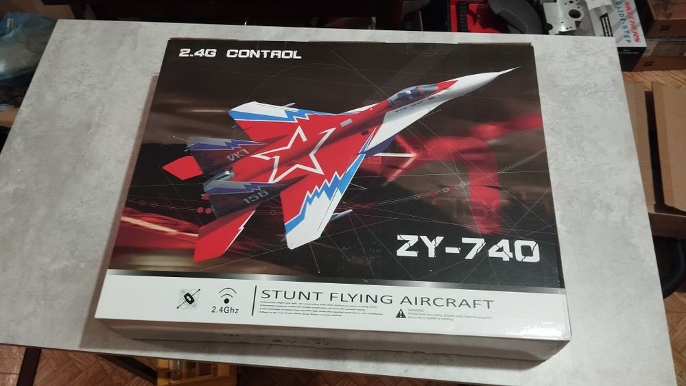 Самолёт на радиоуправлении ZY-740