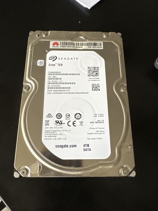 Vând HDD-uri Seagate Exos 7E8, 4TB, model ST4000NM0035