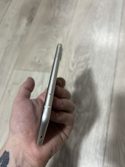 Продам Iphone 11