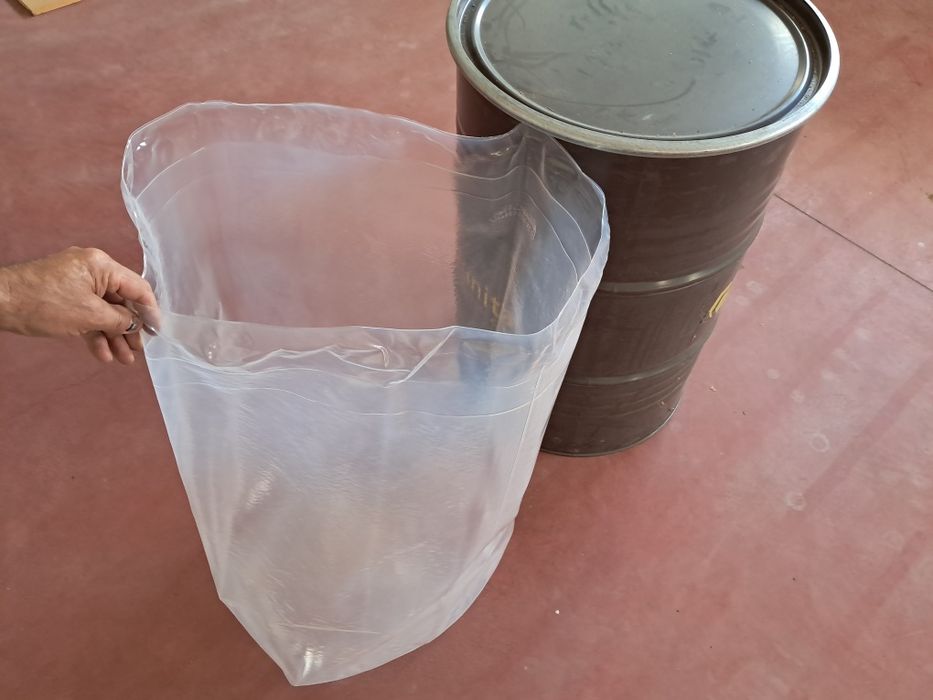 Saci plastic alimentar foarte groși pentru butoaie de 220 litri